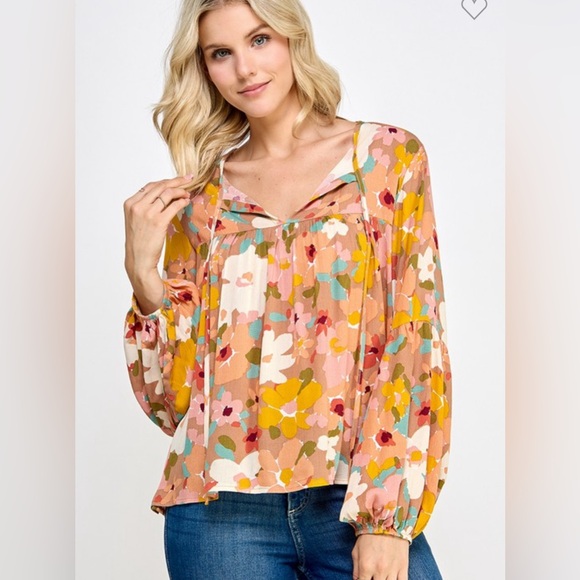 2 Hearts Tops - Floral Print Blouse